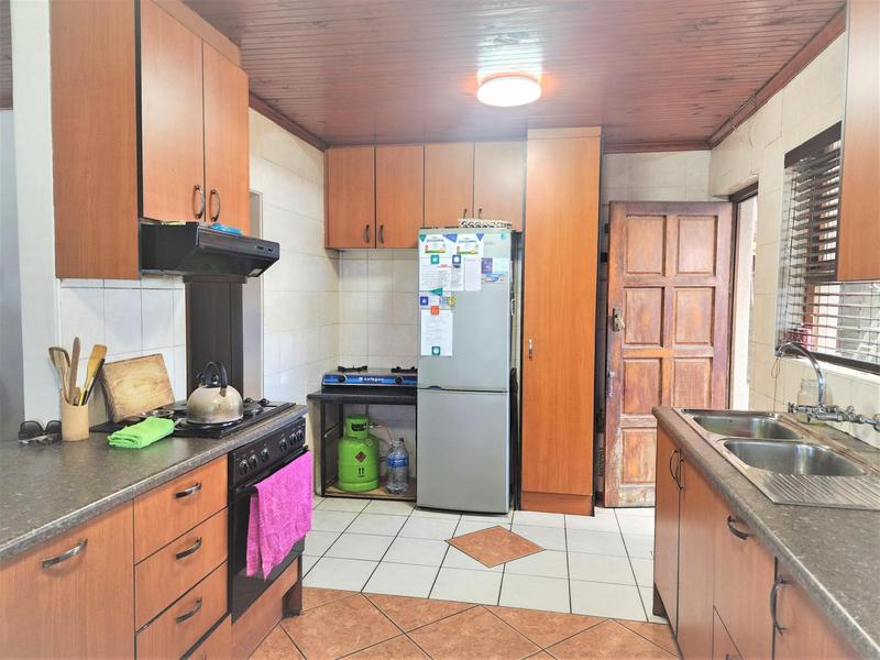 8 Bedroom Property for Sale in Belgravia Western Cape